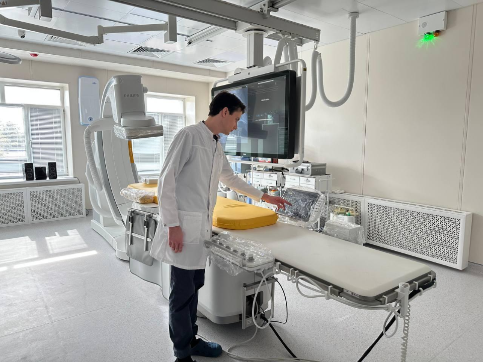 Молодой врач Домодедовской больницы прошел путь от стажера до эндоваскулярного хирурга