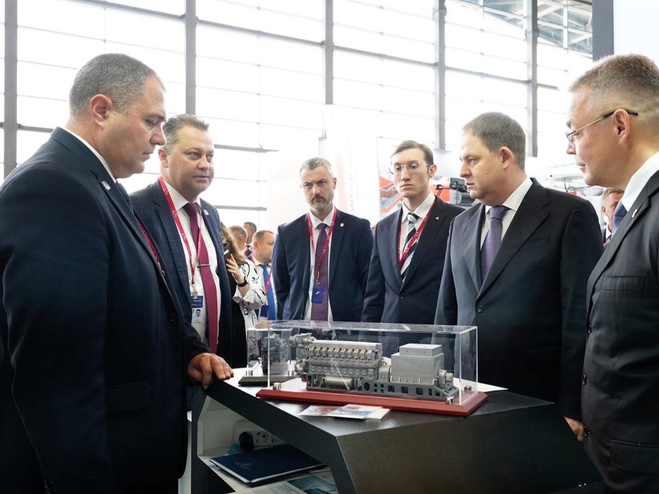 Макеты коломенских электровозов показали на Международном форуме InRussia- 2025