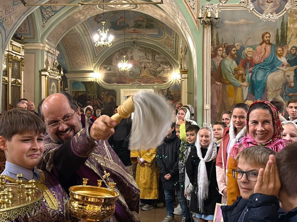 От литургии к расписанию: как прошло торжественное открытие учебного года в Тихвинском храме