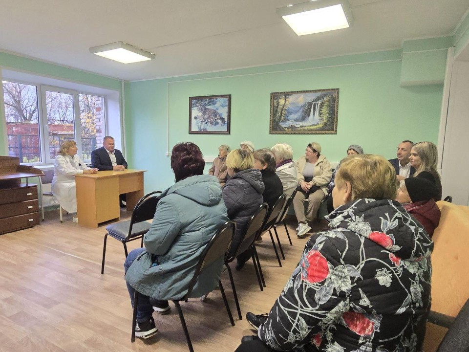 Главврач Коломенской больницы встретился с пациентами Полурядинской амбулатории
