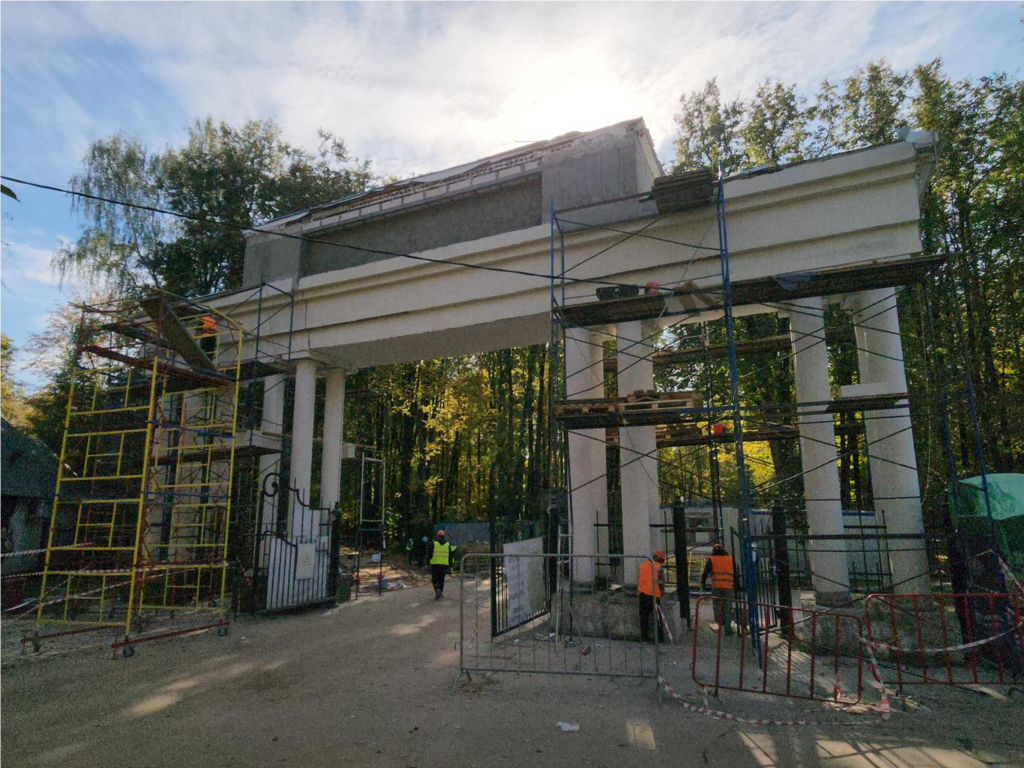 Фуд-корт, пирс и исторические статуи ждут красногорцев в обновленном парке