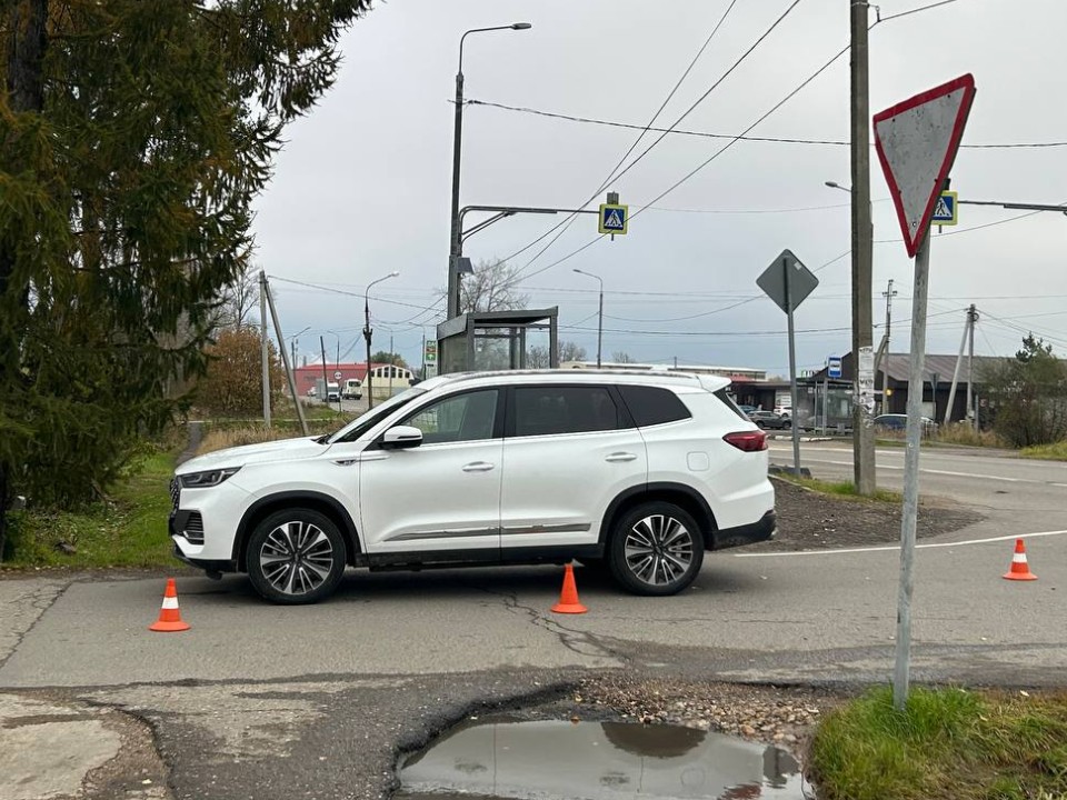 Полицейские разбираются в обстоятельствах ДТП, в котором пострадал школьник