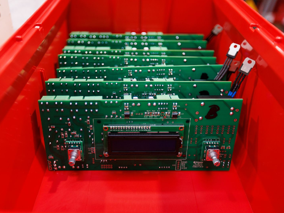 В Дубне начали прозводить мощные мини-компьютеры размером с книгу