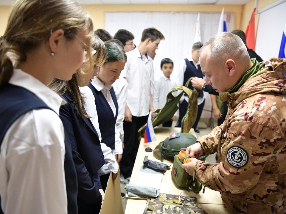 Ветераны СВО провели урок мужества для школьников в Подмошье