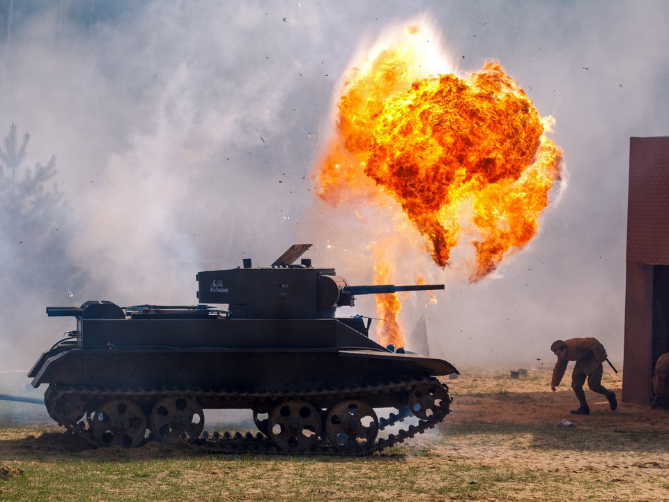Взрывы и стрельба прозвучали в подмосковном Монине