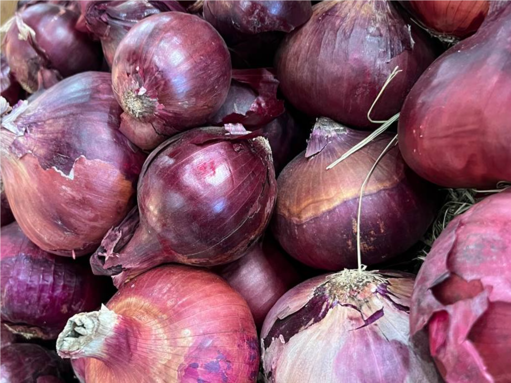 Почему 31 октября считалось правильным съедать по луковице и по луку гадать