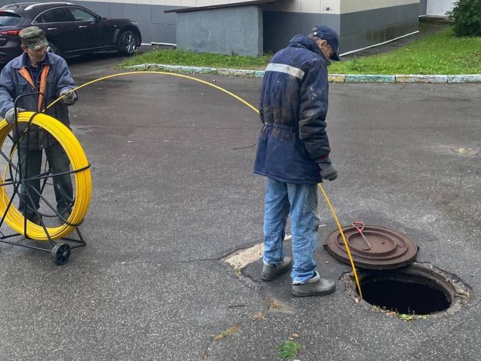 Канализация в опасности: чем грозит смыв салфеток и мусора в унитаз