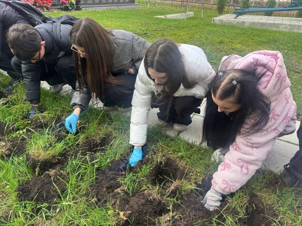 Память, которая расцветет весной: жители Вербилок поучаствовали в акции «Тюльпан Победы»