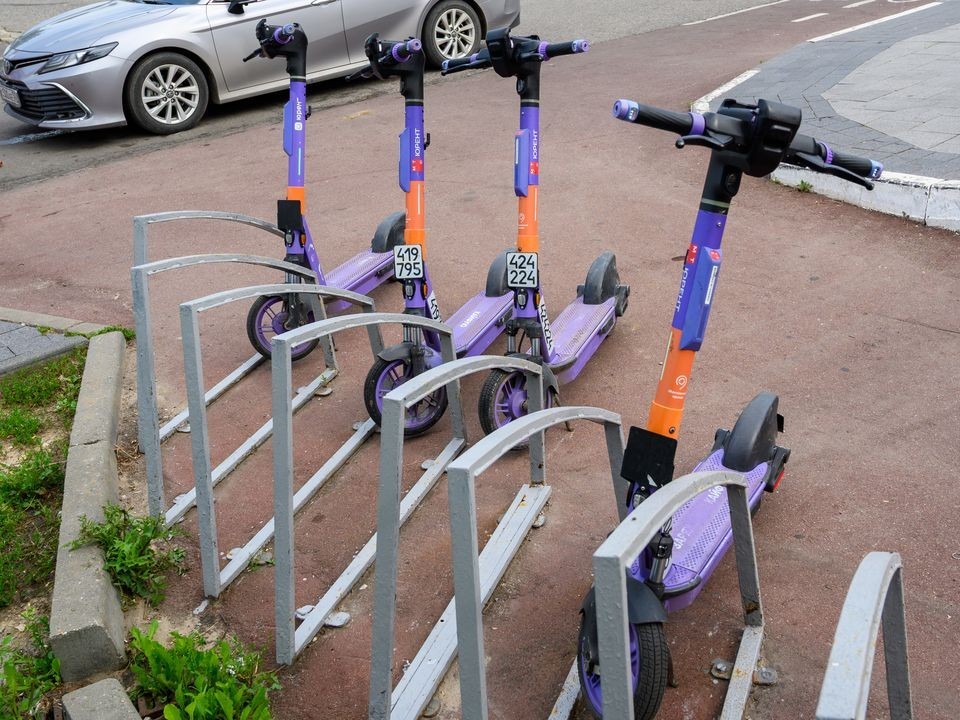 Предложены радикальные меры по регулированию движения электросамокатов