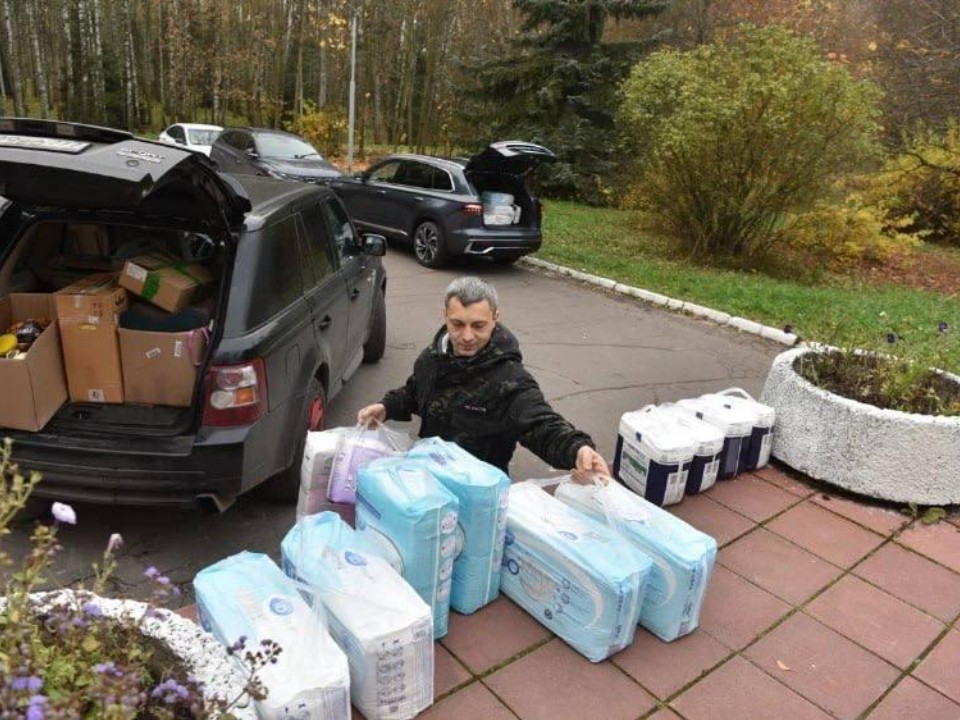 В госпиталь Бурденко привезли подушки и продукты для бойцов от жителей Балашихи