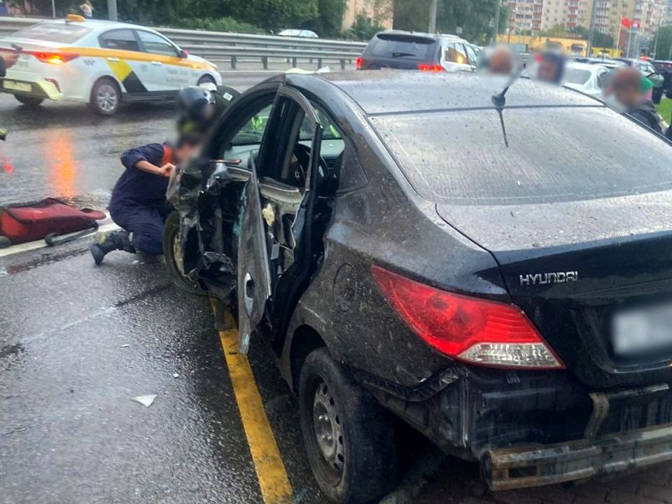 Авария перекрыла движение на третьем транспортном кольце