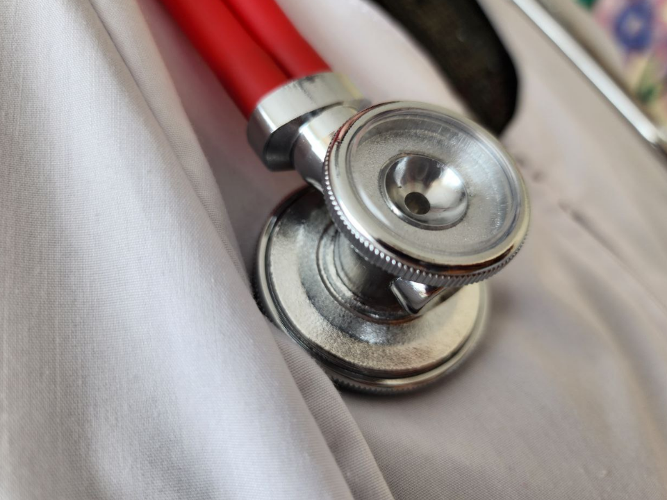 Школьники Гидроузла примерили белые халаты и провели день в роли настоящих фельдшеров