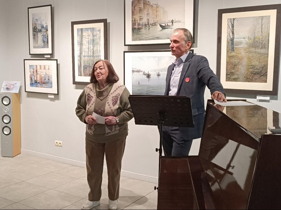 В Лобне открылся фестиваль акварели «Яблоневый сад»