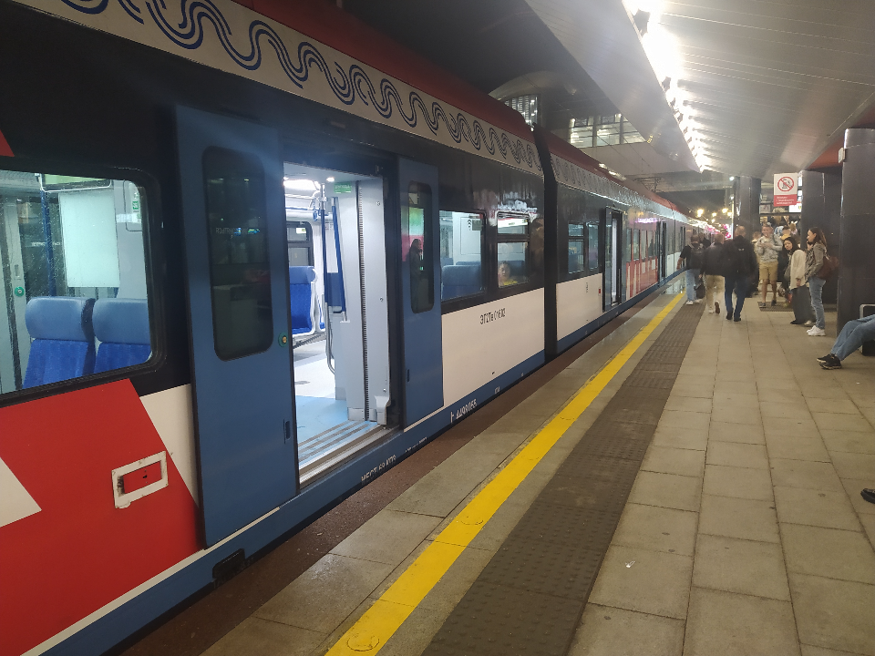 Дополнительные поезда запустили на Курском и Рижском направлениях