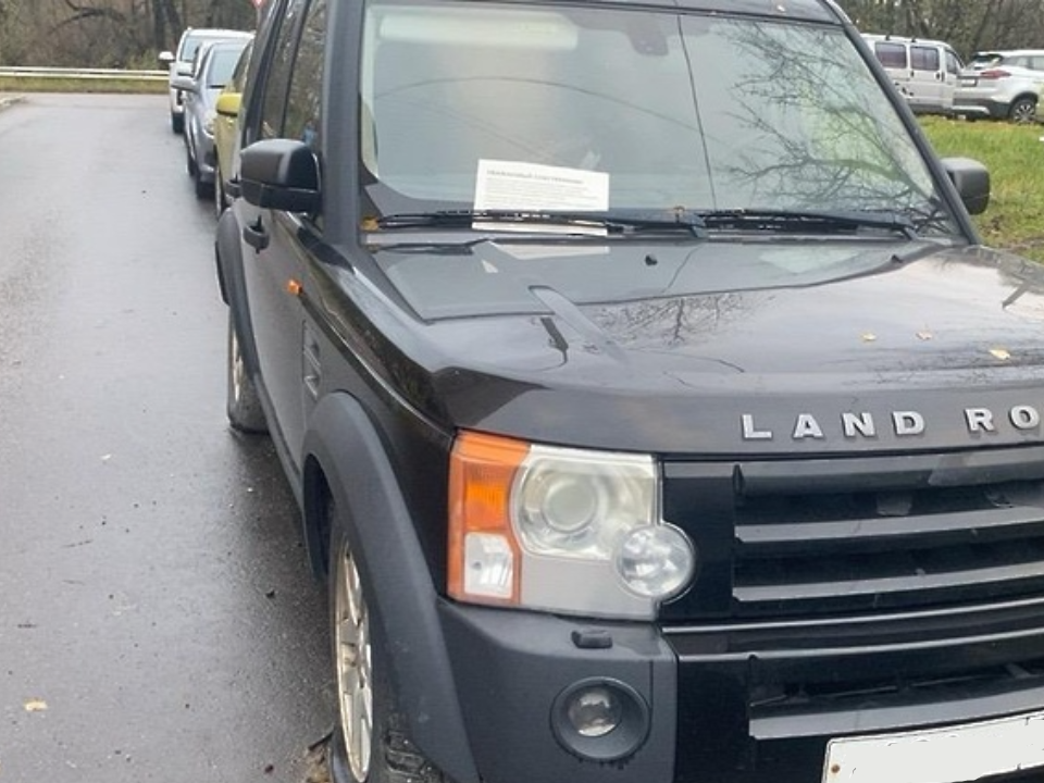 Поставил и ушел: в Егорьевске разыскивают владельца брошенного джипа