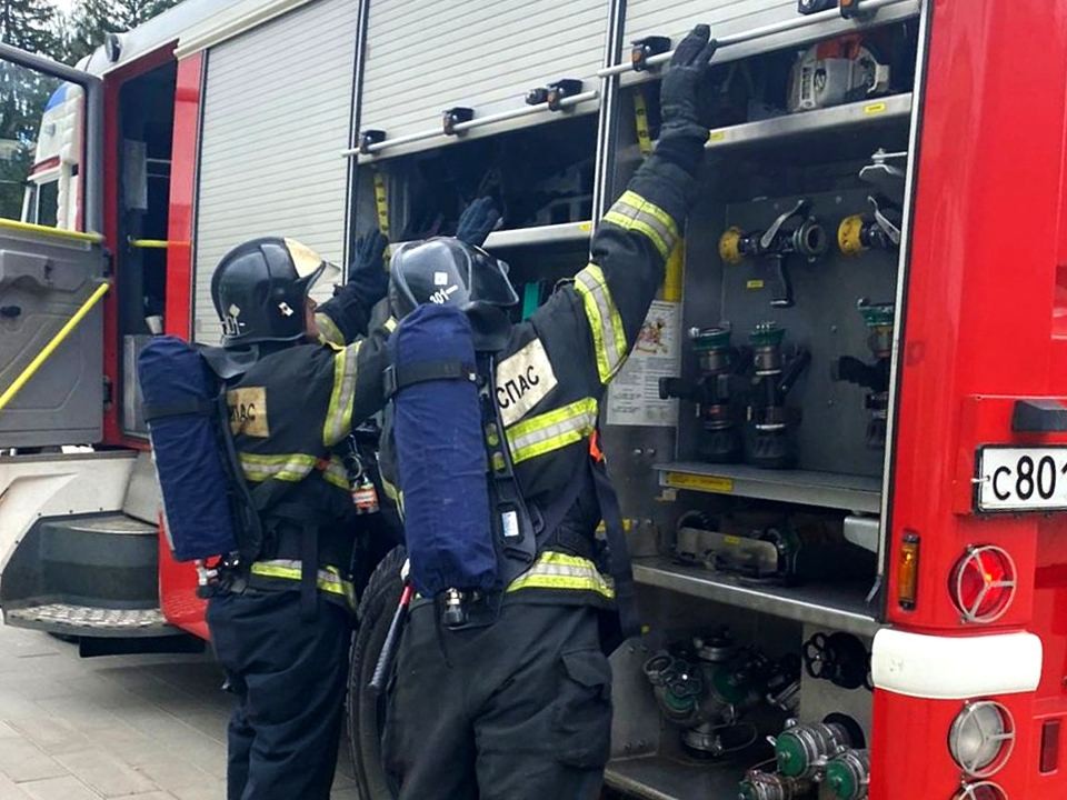 Пожарные выехали на тушение возгорания в Балашихе