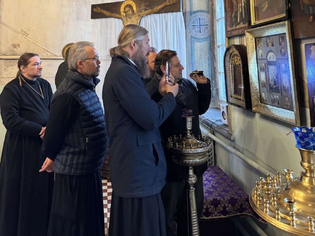 Инспекция церковного зодчества: специалисты епархии посетили Преображенские храмы в Ступине