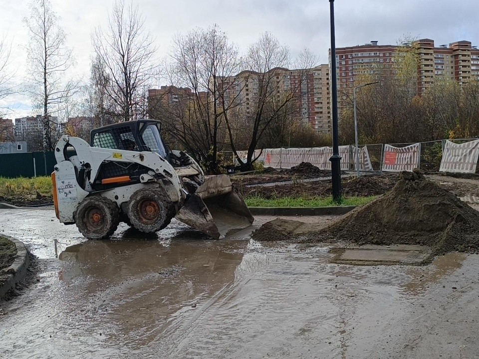 В микрорайоне Восточный строят разворотное кольцо и канализацию