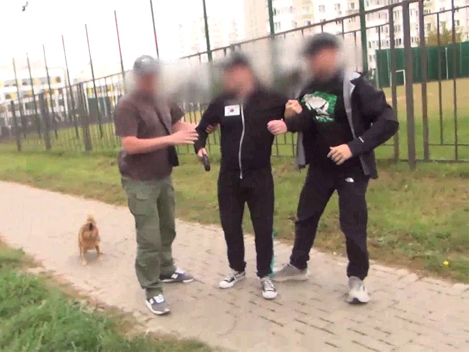 Появились кадры задержания жителя Подольска, подозреваемого в пропаганде терроризма