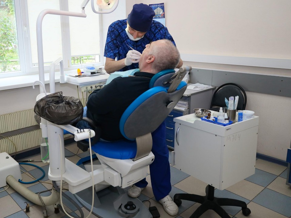 Бесплатные импланты: какие стоматологические услуги получат участники СВО в Мытищах