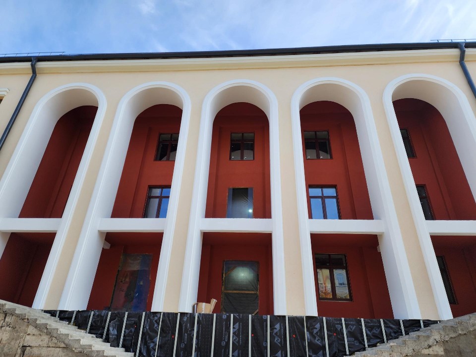 Благодаря новой вентиляции жарким летом в «Октябре» станет прохладнее