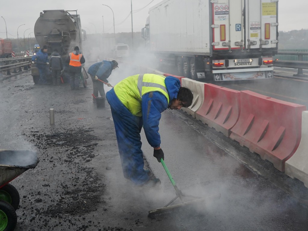 Ремонт 24/7: «Автодор» назвал сроки окончания работ на мосту через Оку на трассе М-4 «Дон»