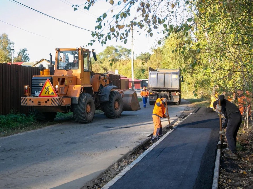 Новый тротуар построили в микрорайоне Щурово