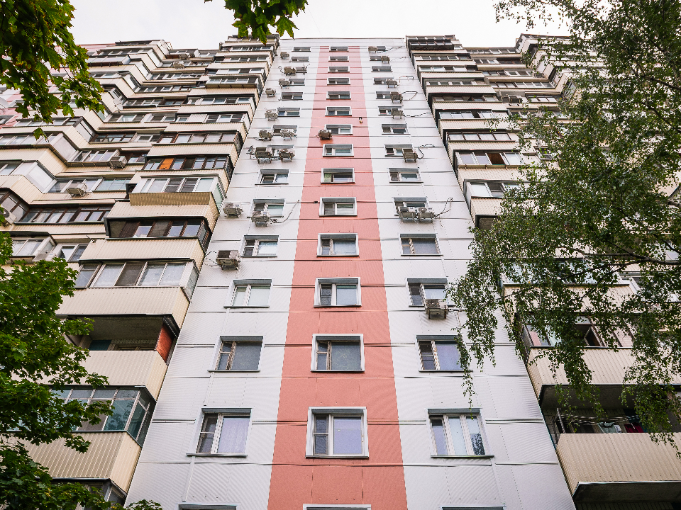 Фасады двух многоквартирных домов Электростали утеплят на этой неделе