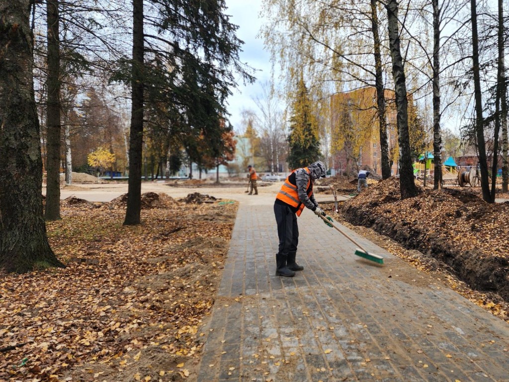 Обновленный Молодежный сквер откроют для горожан в ноябре
