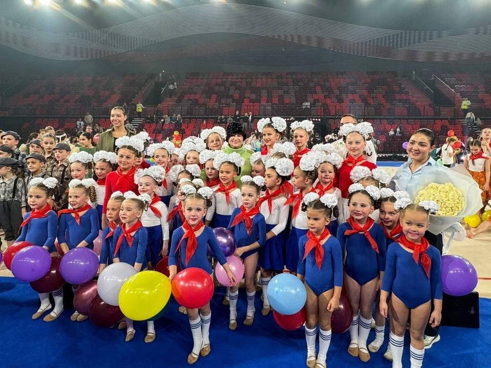 Волоколамские гимнастки выступили в спектакле Ирины Винер