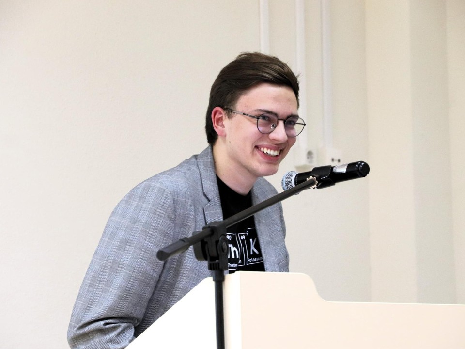 «Проходите профориентационные курсы»: совет от стобалльника по химии — почему это важно до экзаменов