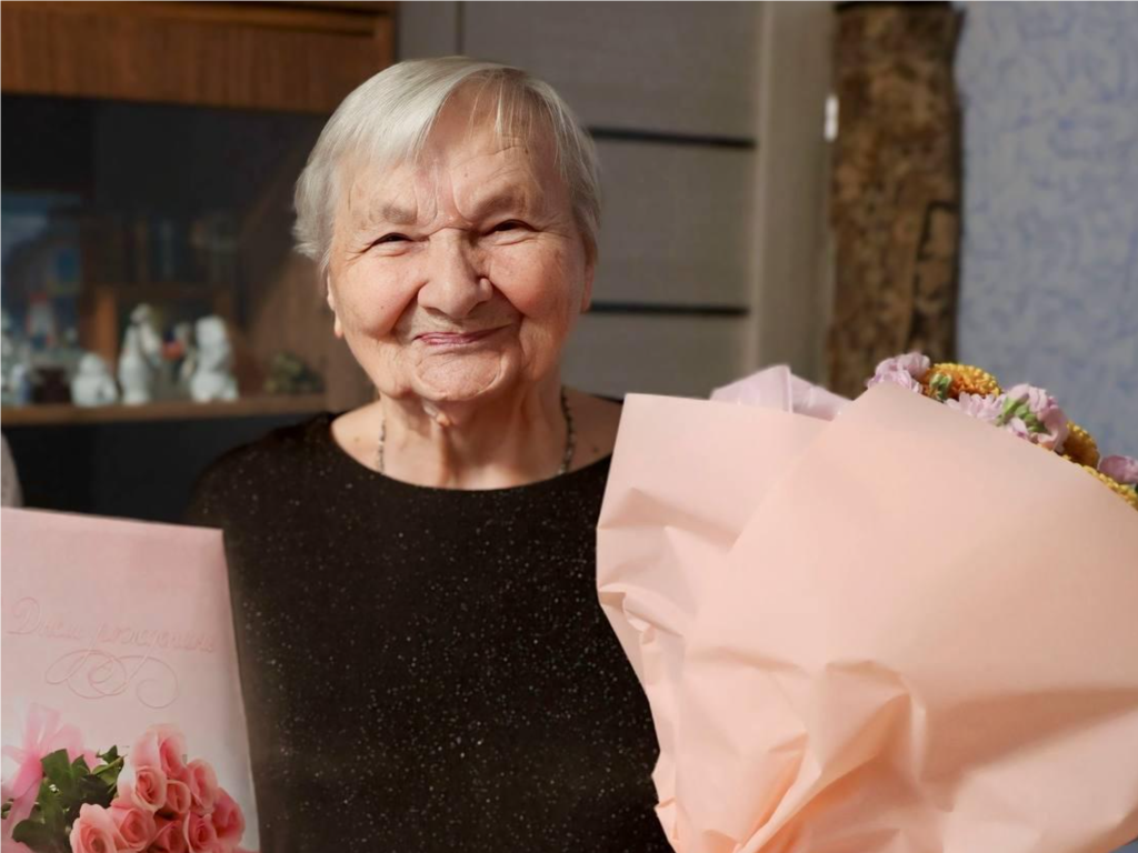 Служение детям: в Волоколамске поздравили педагога Галину Баранову с 90-летием