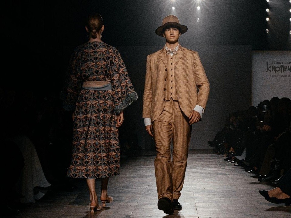 Текстильное наследие Озер показали на дефиле в Санкт-Петербурге
