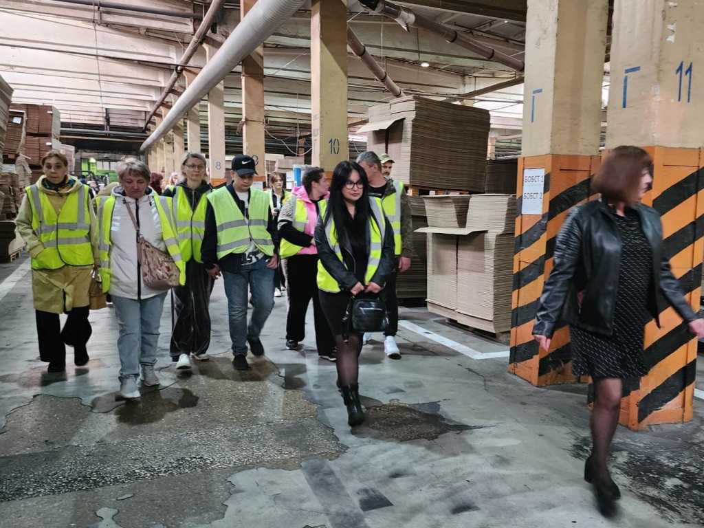 Промышленный туризм: ветераны СВО познакомились с работой каширского «Гофрона»