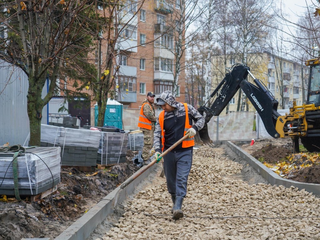 «Будет спокойно, удобно и интересно»: спортплощадку и зоны отдыха обустроят в сквере «Молодежный»