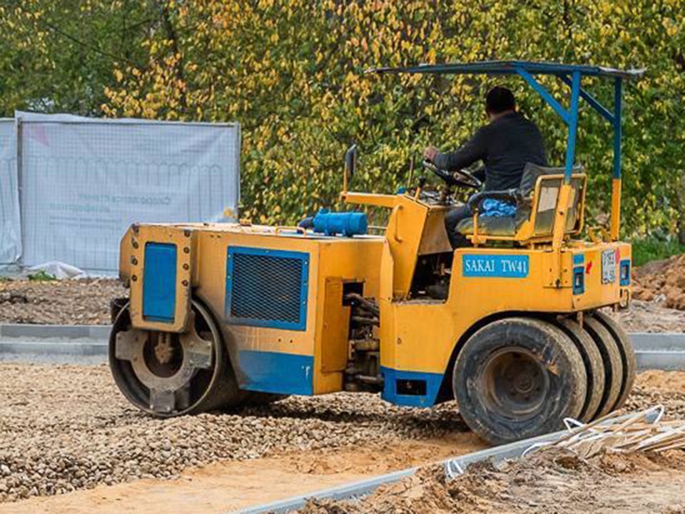 В Кубинке продолжается строительство новой спортивной площадки на Генерала Вотинцева