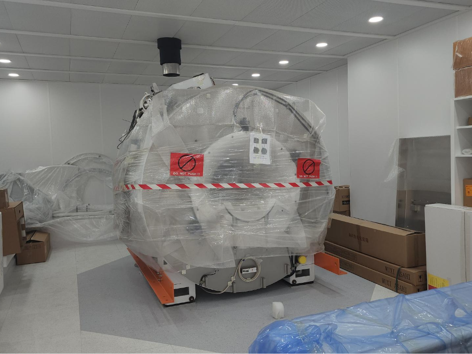 В новой поликлинике поселка Октябрьский устанавливают медицинское оборудование