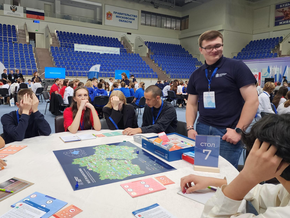 В СК «Борисоглебский» сотни школьников сразились в игре-квизе в честь Дня Подмосковья