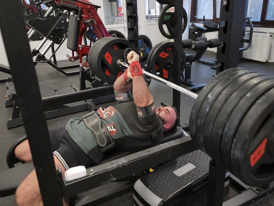 Пауэрлифтер из Рузы готовится выступить на Кубке России