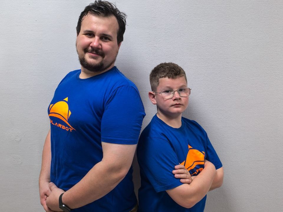 «PiP — это нечто особенное»: кого выведут на «Битву роботов» наставник и 11-летний пилот Solarbot