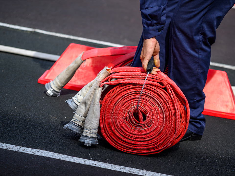 Из подъезда дома на улице Лермонтова украли пожарные рукава