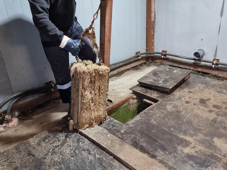 Коммунальщики Котельников бьют тревогу: как влажные салфетки убивают канализацию