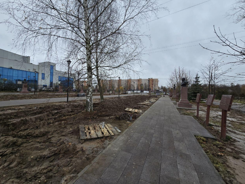 «Аллея Героев» в Можайске на ремонте: скоро откроются новые пешеходные дорожки