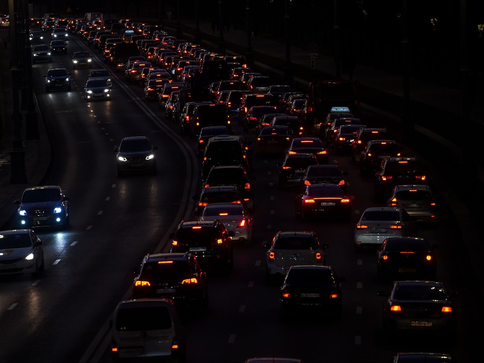 Дорожная обстановка в Подмосковье: где можно попасть в пробку вечером 30 октября