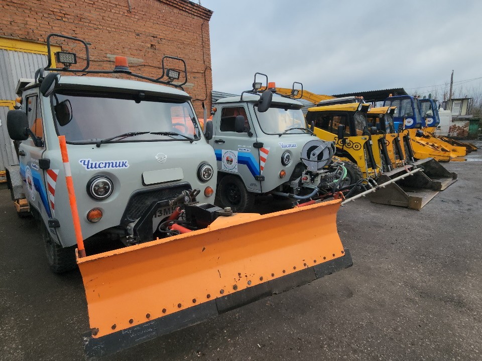 Коммунальщики Серпухова начали переоборудовать технику для зимних работ