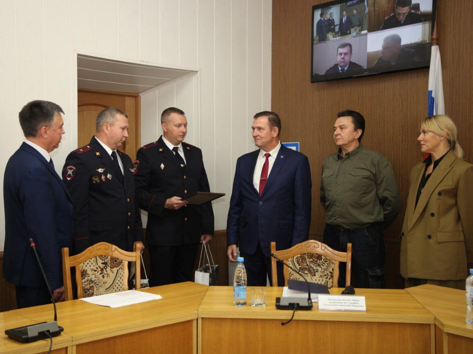 Не проехали мимо: рузская «Троя» поблагодарила орловских полицейских за выручку