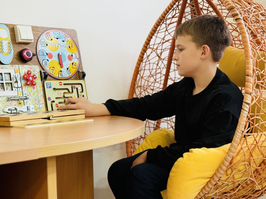 «Раскрыть зонтик до дождя»: психологи Раменской гимназии учат детей справляться с трудностями