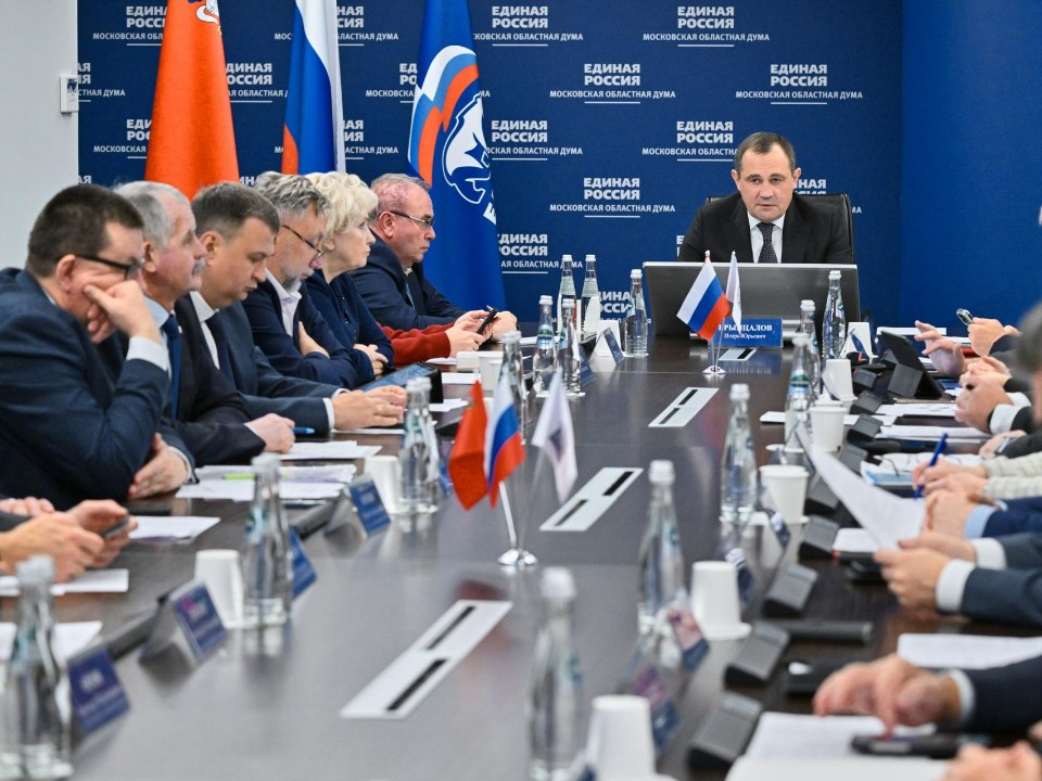 Сотни обращений и 27 т гуманитарной помощи: депутаты Мособлдумы помогают героям СВО