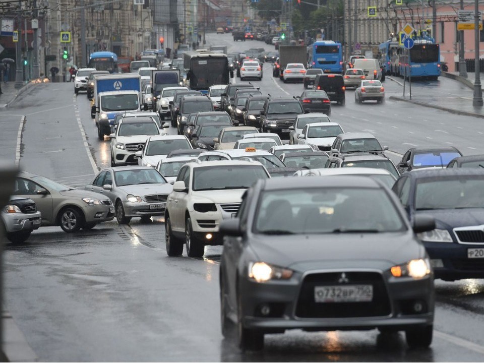 ДТП перекрыло Щелковское шоссе: как теперь ходят автобусы в Подмосковье и Москву