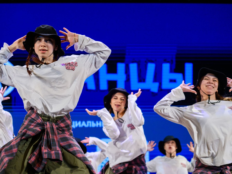 Как лобненские школьницы завоевали награду престижного чемпионата